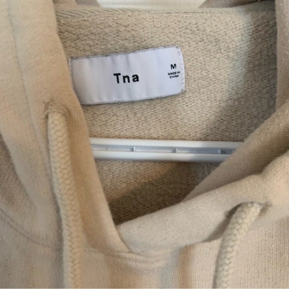 Men Sweater Subcategory Classification - Picture 2 of 3